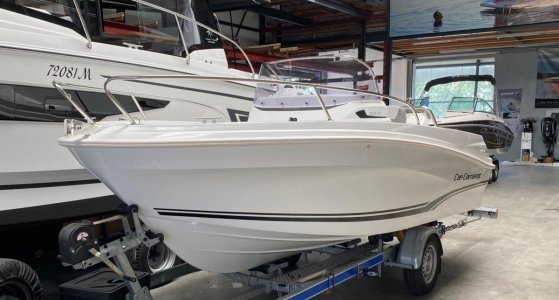 JeanneauCap Camarat 5.5 Center Console